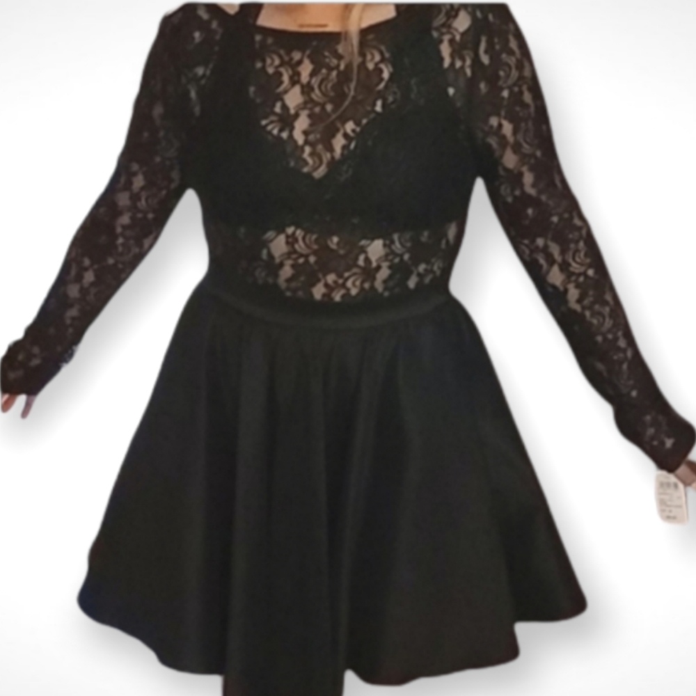 SOLD Windsor Formal black lace A line dress - Picture 1 of 11